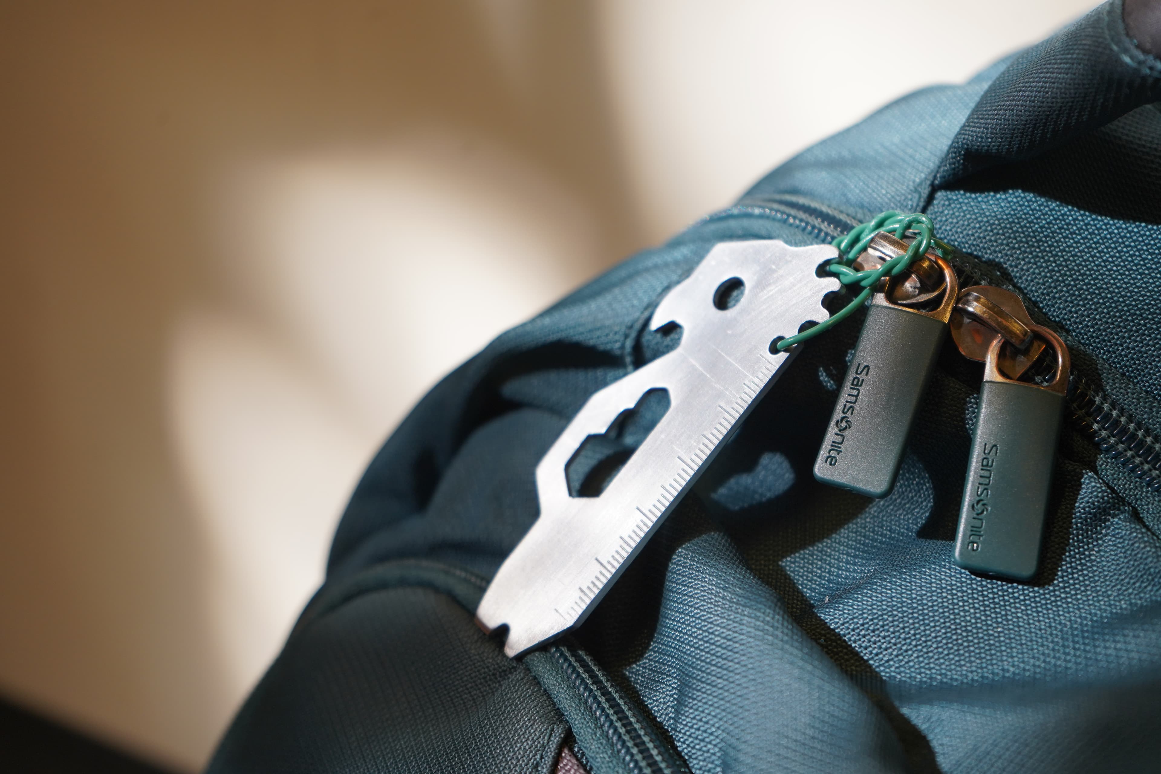 Birdie multitool — machined aluminium