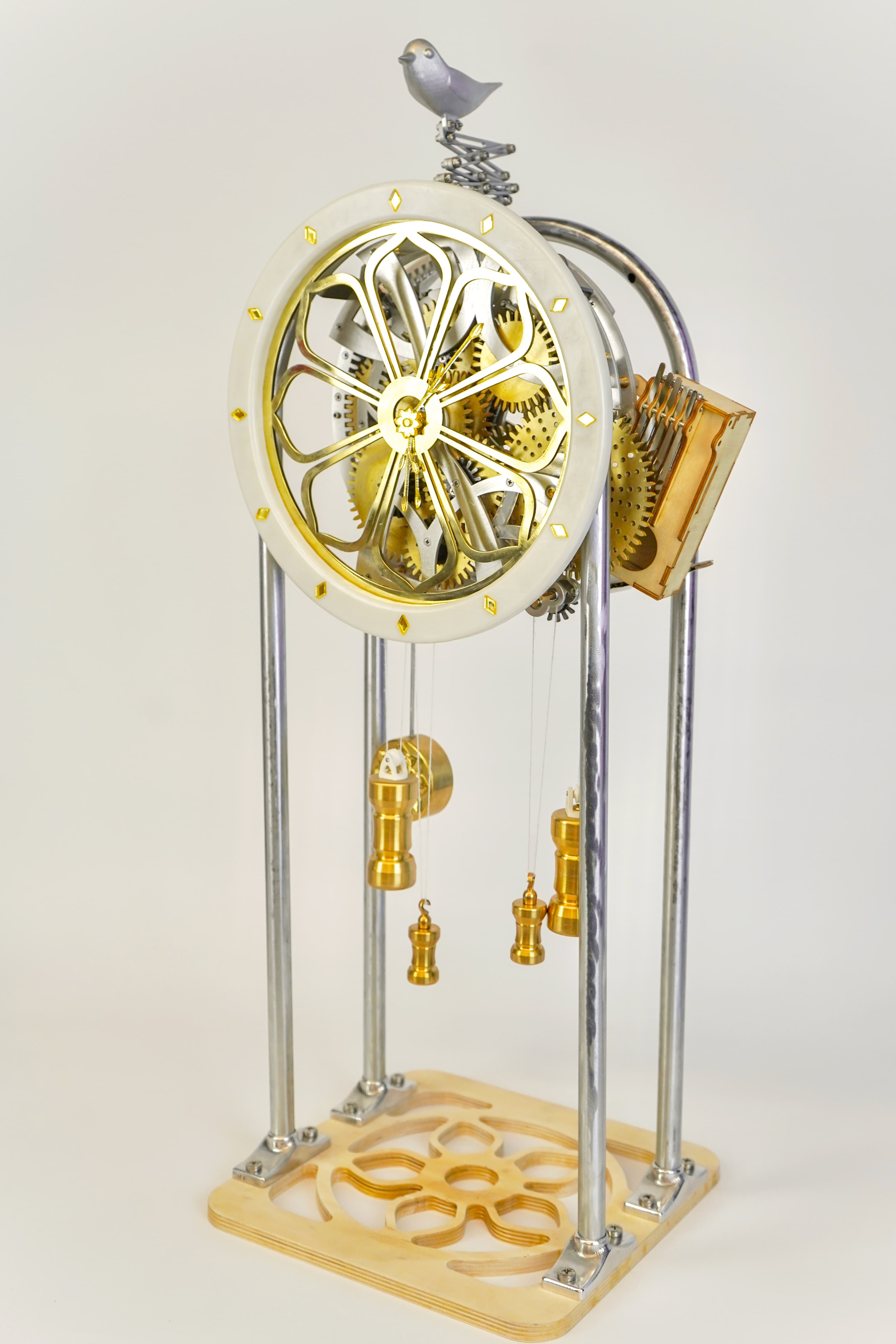 Mechanical cuckoo clock hero image